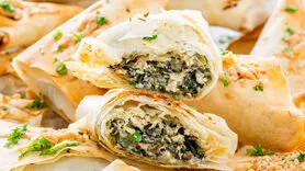 طرز تهیه لقمه های اسفناج با نان لواش