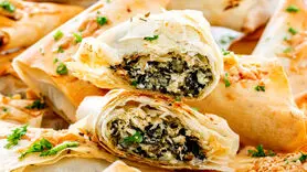 طرز تهیه لقمه های اسفناج با نان لواش