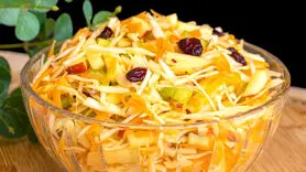 فیلم/ طرز تهیه سالاد بهاری با سبزیجات متفاوت + سس مخصوص