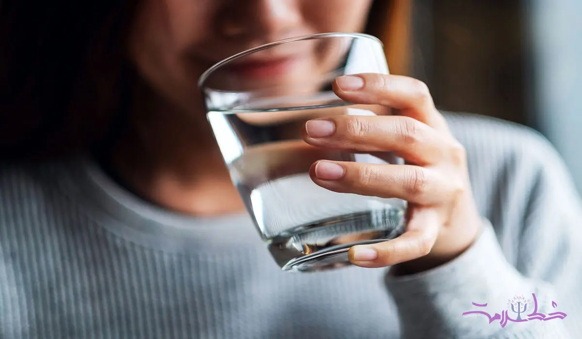 آیا نوشیدن آب به پیشگیری از سکته کمک می کند؟