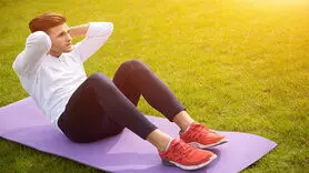 در هر سنی چند دراز و نشست باید بتوانیم انجام دهیم؟