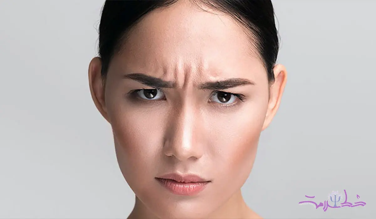 علل بوجود آمدن خط اخم و راههای محو آن از صورت