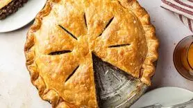 طرز تهیه تارت سیب زمینی و گوشت در خانه