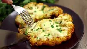 فیلم/ طرز تهیه استیک گل کلم در نیم ساعت + اقتصادی و رژیمی