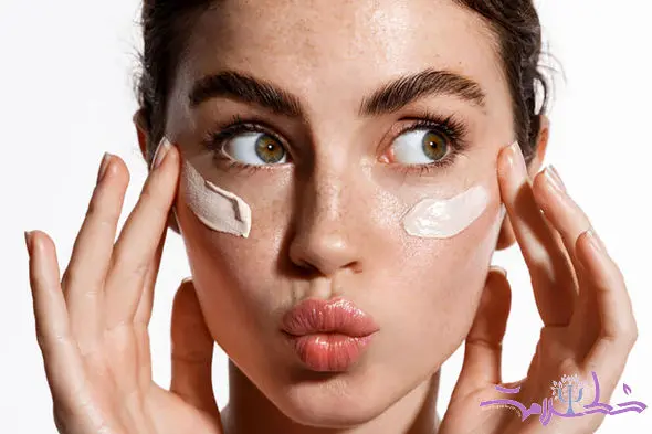 چگونه با کشمش، زعفران و دانه ریحان پوست سالم و درخشان داشته باشید