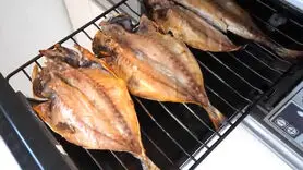 فیلم /  ژاپنی ها چگونه هر روز 50 هزار ماهی را در کارخانه آماده می کنند