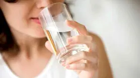 اینگونه آب بنوشید لاغر می شوید
