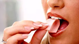 اگر آدامس را قورت دهید چه اتفاقی می افتد؟