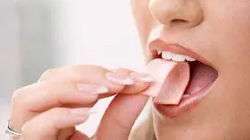 اگر آدامس را قورت دهید چه اتفاقی می افتد؟
