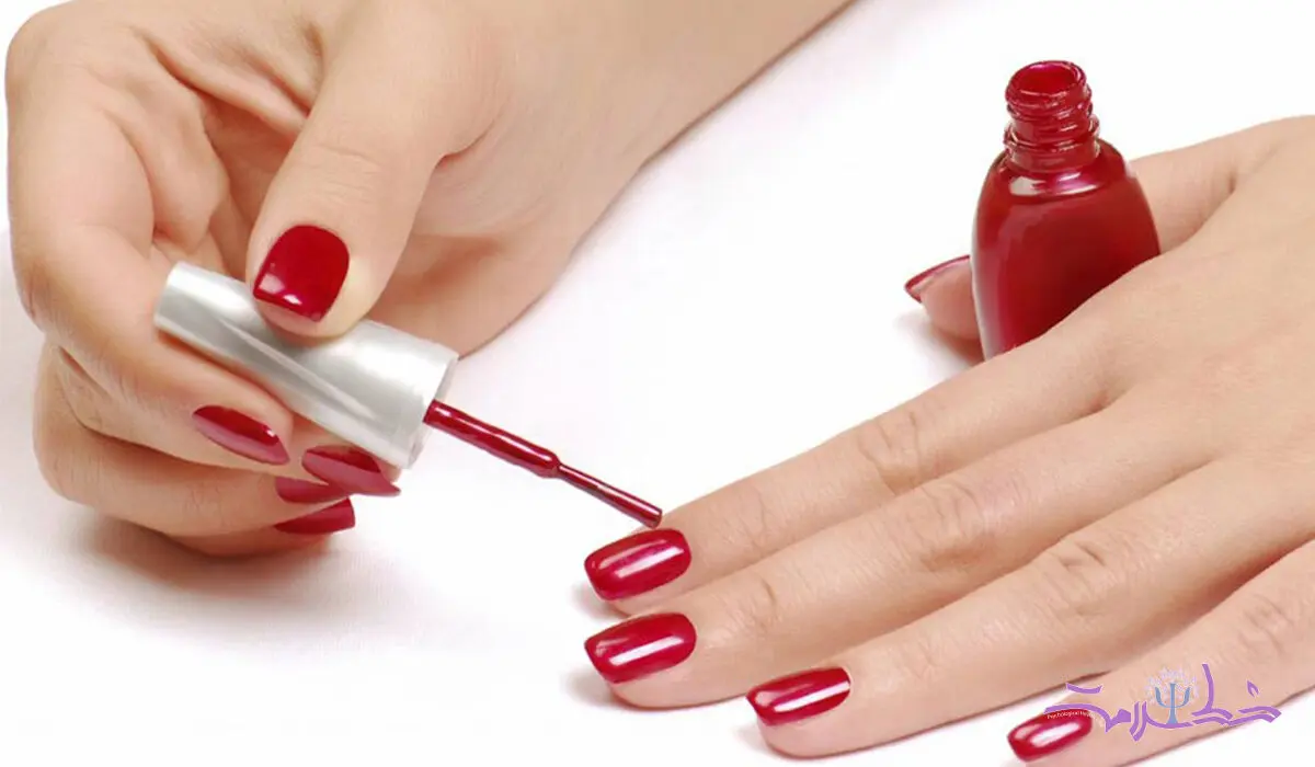 روانشناسی شخصیت / زنانی که لاک قرمز می زنند چه ویژگی های شخصیتی دارند؟