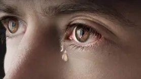 کسی که گریه می کند ضعیف نیست + یافته های روانشناسی را بخوانید تا حقیقت را بفهمید
