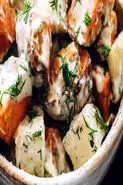 طرز تهیه سالاد سیب زمینی سوخاری آسان با سس شوید سیر 