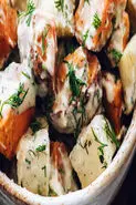 طرز تهیه سالاد سیب زمینی سوخاری آسان با سس شوید سیر 