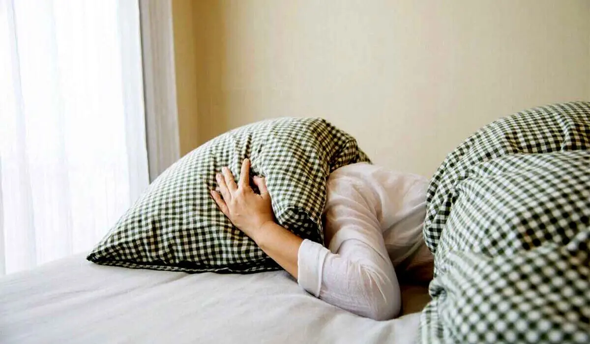 این 5 کار به کم خوابی دامن می زند