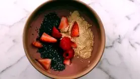 فیلم/طرز تهیه دسر رژیمی جلوگیری از پیری