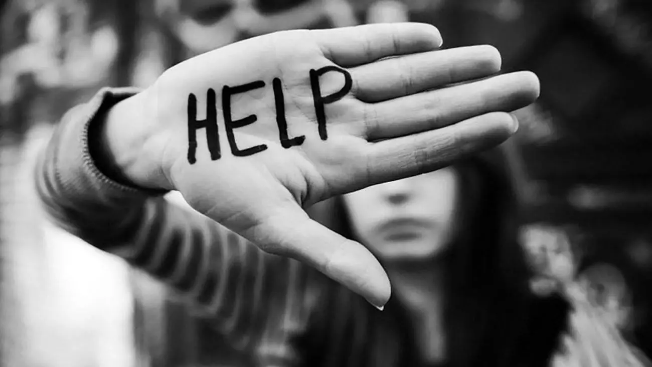 7 رفتار مهم قبل از خودکشی که باید بشناسید+ چه زمانی باید فوراً اقدام کنیم؟