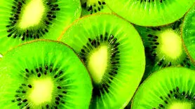 چرا هر روز  باید یک کیوی بخورید؟ + راهنمای کامل مصرف