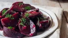 طرز تهیه لبو بخارپز، شیرین و قرمز گنجینه‌ای از ویتامین‌ها با کالری کم! 