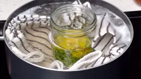 فیلم / طرز تهیه روغن خانگی و طبیعی موثر در درمان واریس