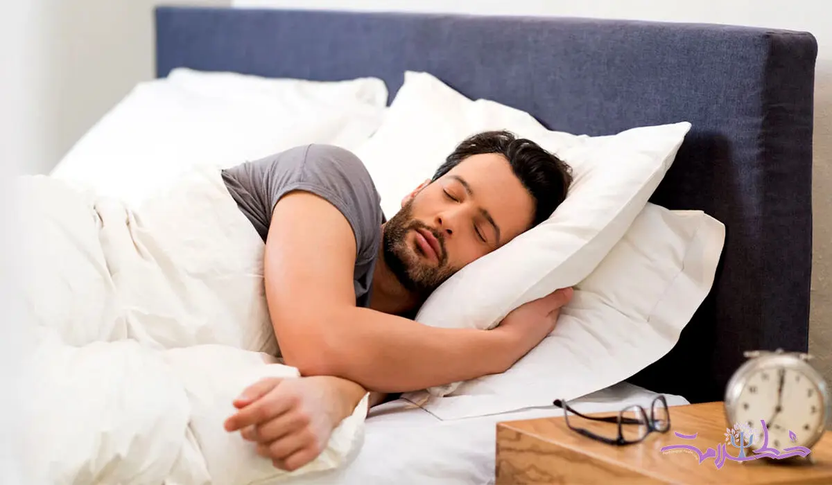 فواید بی نظیر خوابیدن به پهلوی چپ + فیلم