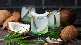 ۷ روش خلاقانه خوردن آب نارگیل برای کاهش وزن