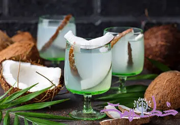 ۷ روش خلاقانه خوردن آب نارگیل برای کاهش وزن