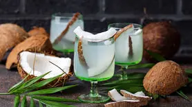 ۷ روش خلاقانه خوردن آب نارگیل برای کاهش وزن