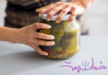 فواید شگفت‌انگیز آب ترشی + طرز تهیه خانگی آب ترشی