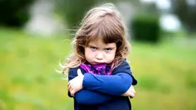 اگر این علائم را در کودکی دیدید بلافاصله او را به روانشناس ببرید