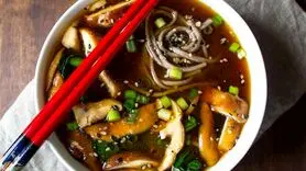 بهترین شام برای زنان با کیست تخمدان+ طرز تهیه  سوپ میسو ژاپنی/ آشپزی ملل