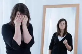 با خود حرف زدن خوب است یا بد؟