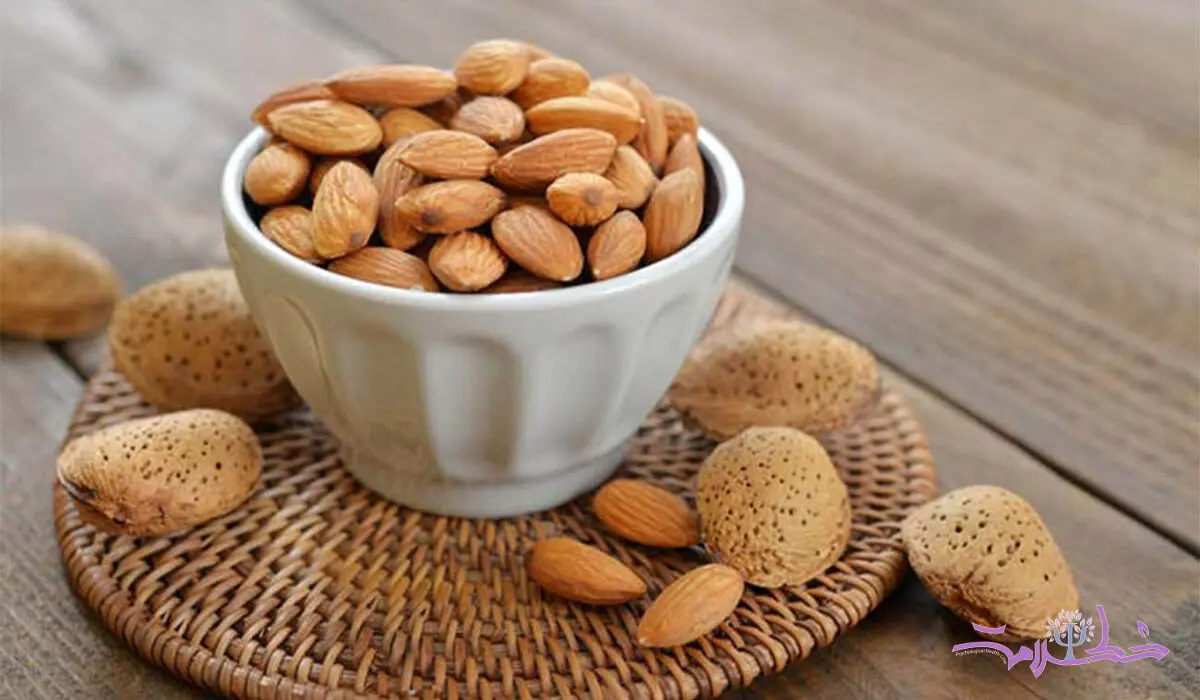 بادام شکم تان را تخت می کند