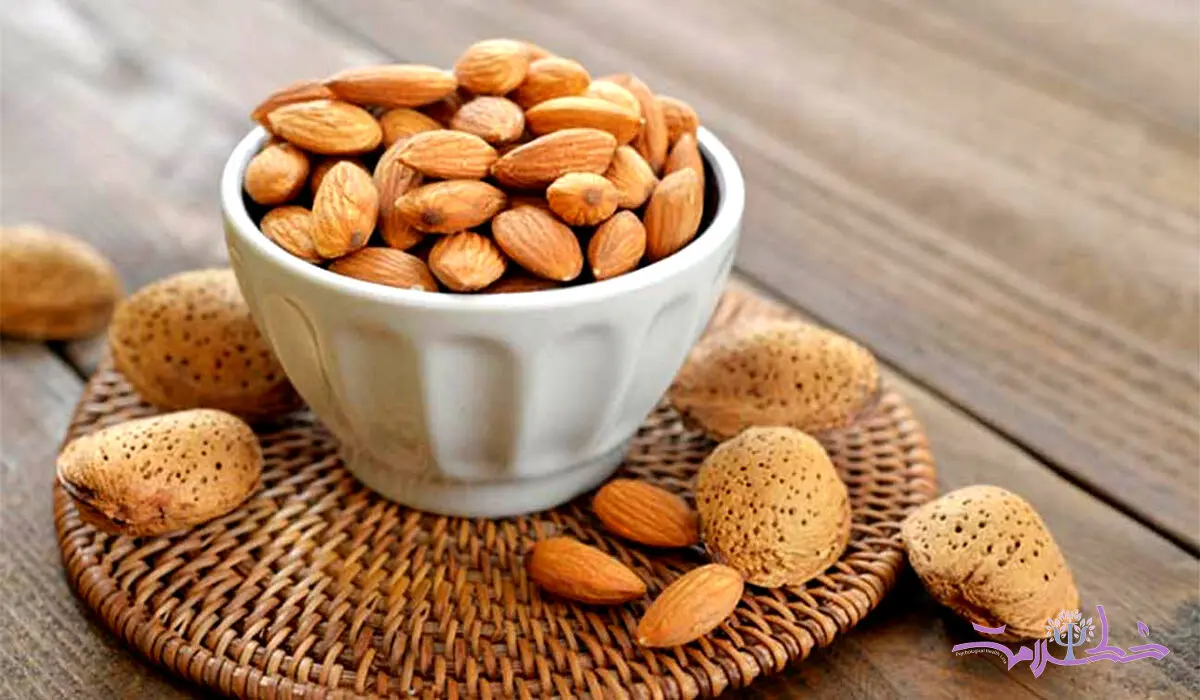 بادام شکم تان را تخت می کند