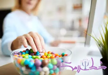 چرا به غذاهای ناسالم اعتیاد پیدا می‌کنید؟ راهکارهایی برای کنترل هوس‌های غذایی