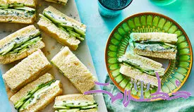 طرز تهیه ساندویچ چای خیار و پنیر خامه‌ای؛ خوشمزه، سبک و شیک!