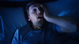 مهم ترین علایم حمله پانیک شبانه + نحوه برخورد با این حملات 