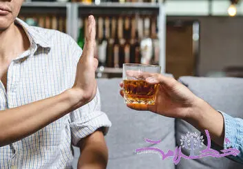 مسمومیت با الکل چیست؟ +علائم و نشانه های مسمومیت با الکل