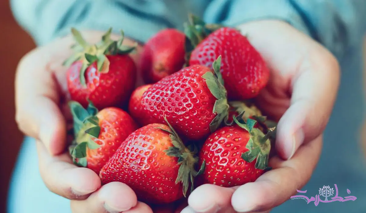 خواص شگفت انگیز توت فرنگی برای معده 