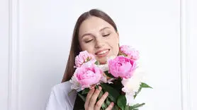 به افراد مضطرب و افسرده می  توان گل هدیه داد یا نه؟