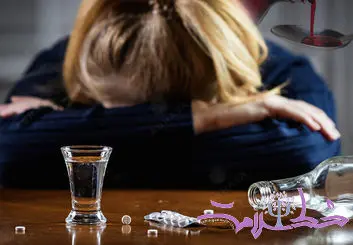 چرا اضطراب اجتماعی افراد را به مصرف الکل می‌کشاند؟ / پشت پرده یک چرخه پنهان