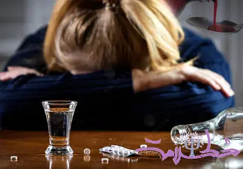 چرا اضطراب اجتماعی افراد را به مصرف الکل می‌کشاند؟ / پشت پرده یک چرخه پنهان