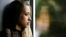چگونه استقلال بیش از حد به سلامت روان شما آسیب می زند؟
