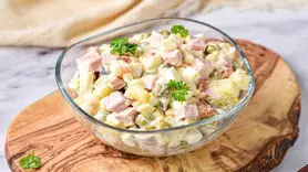 طرز تهیه سالاد جذاب و فوری سوسیس 