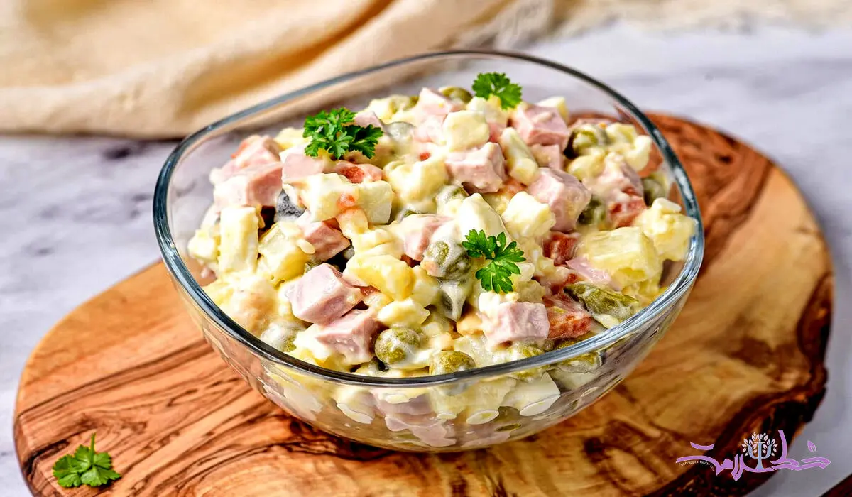 طرز تهیه سالاد جذاب و فوری سوسیس 