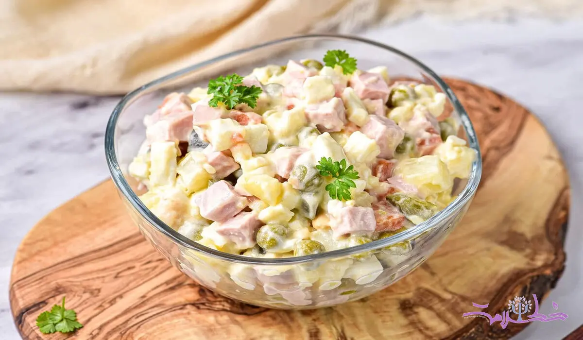 طرز تهیه سالاد جذاب و فوری سوسیس 