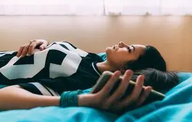 چه چیزی افراد را افسرده و غمگین می کند؟ + علایم 