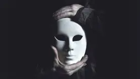 15 باور خیالی که نارسیسیست‌ها درباره خود و دنیا دارند