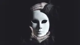 15 باور خیالی که نارسیسیست‌ها درباره خود و دنیا دارند