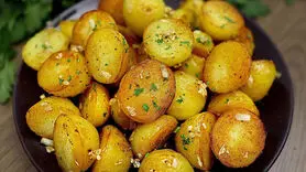 فیلم/ سیب زمینی مزه دار شده به سبک خاص + شام فوری و ارزان