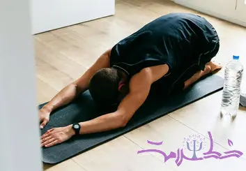 ۵ حرکت یوگا برای کاهش نفخ و بهبود هضم